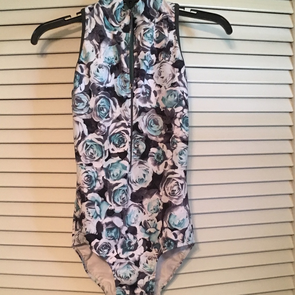 SOLD!! Elevé Dancewear leotard (like Yumiko) - Picture 1 of 5